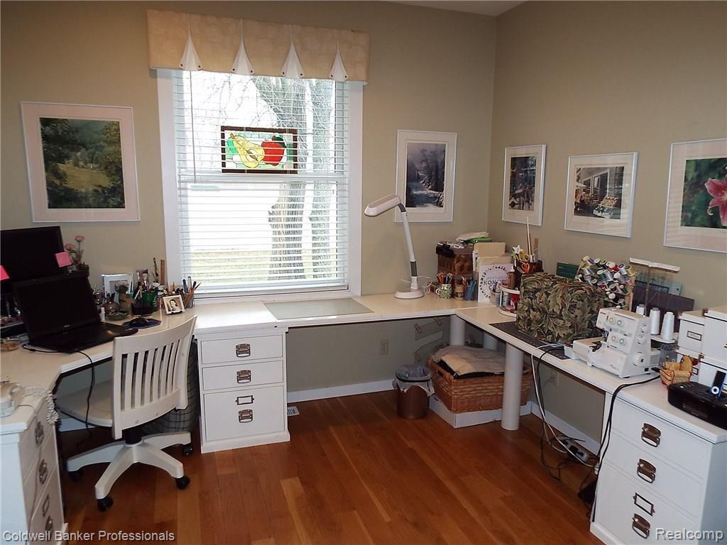 3379 Pleasant Valley Road Brighton, MI 48114 - Photo 24 of 34 PLEASANT VALLEY 3379 (17).JPG