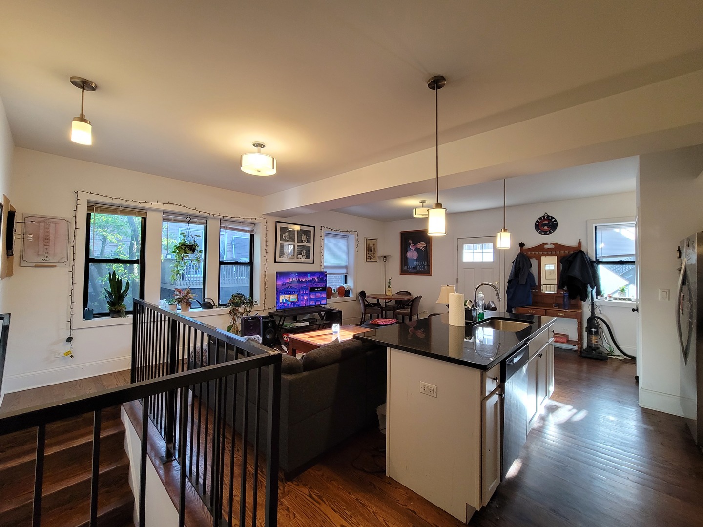 3142 North Racine Avenue, Unit 5 Chicago, IL 60657 - Photo 2 of 24