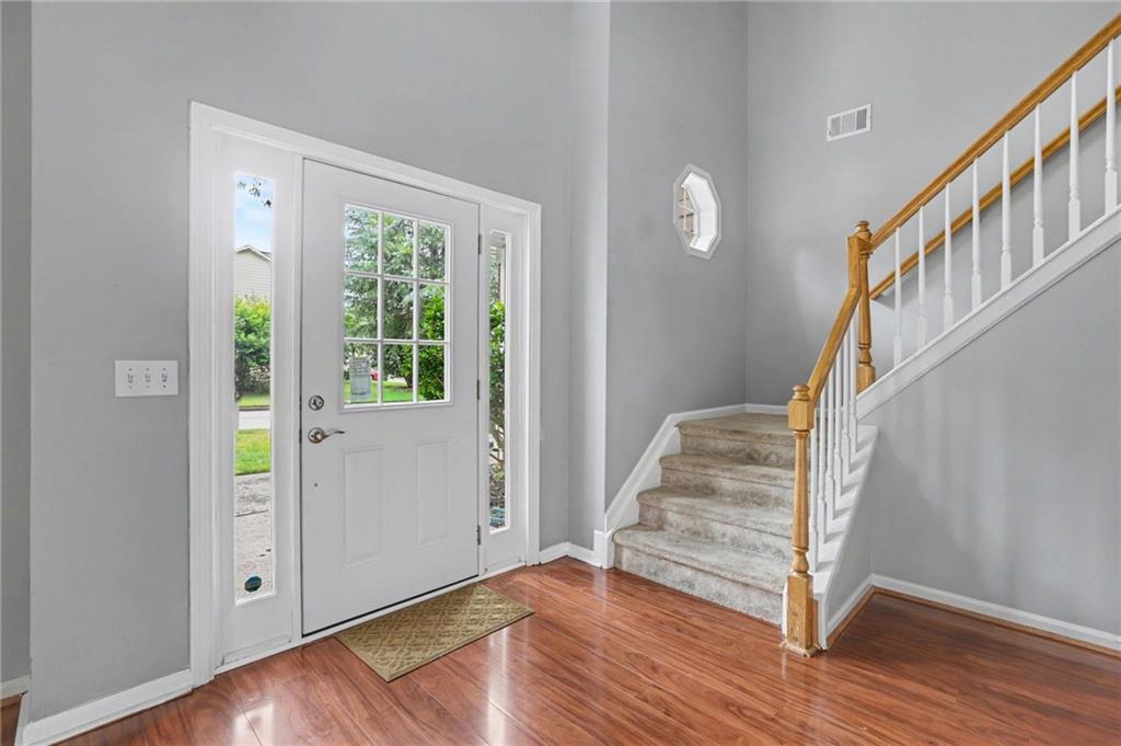 525 Cogburn Ridge Way Alpharetta, GA 30004 - Photo 4 of 28 Gallery Image 4