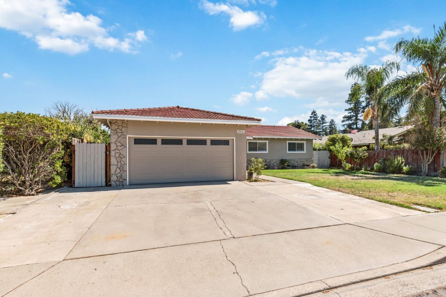 2021 Rochelle Avenue Turlock, CA 95382 - Photo 2 of 26 Gallery Image 2
