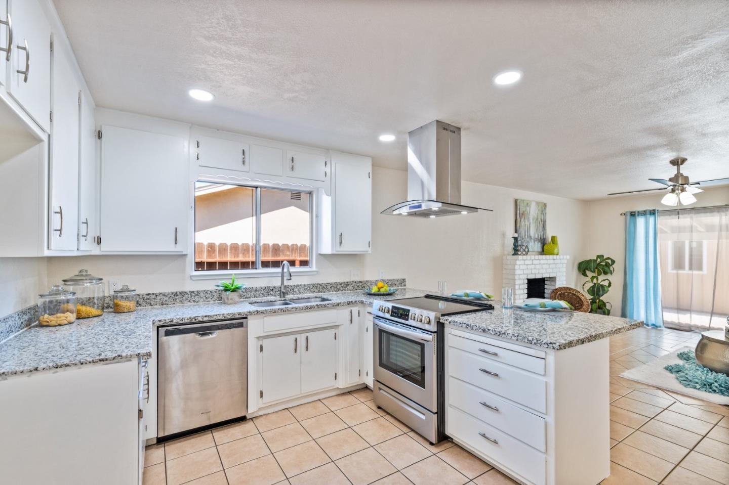 2021 Rochelle Avenue Turlock, CA 95382 - Photo 5 of 26 Gallery Image 5