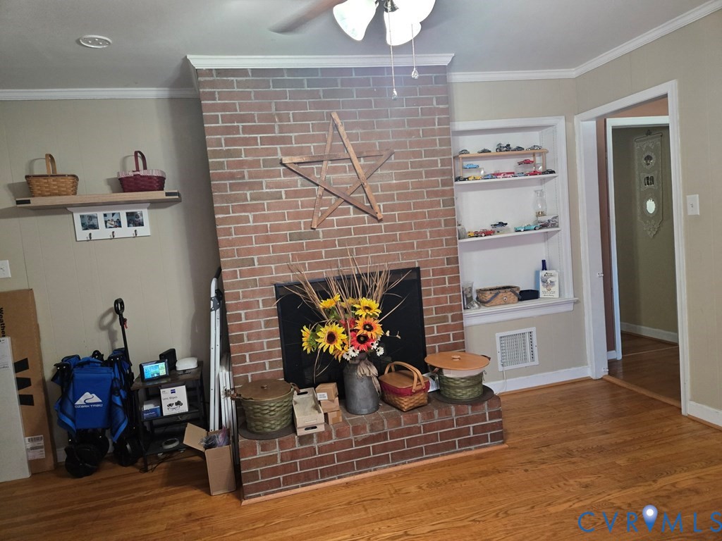 6 Mahan Road Farmville, VA 23901 - Photo 8 of 30 a living room with furniture