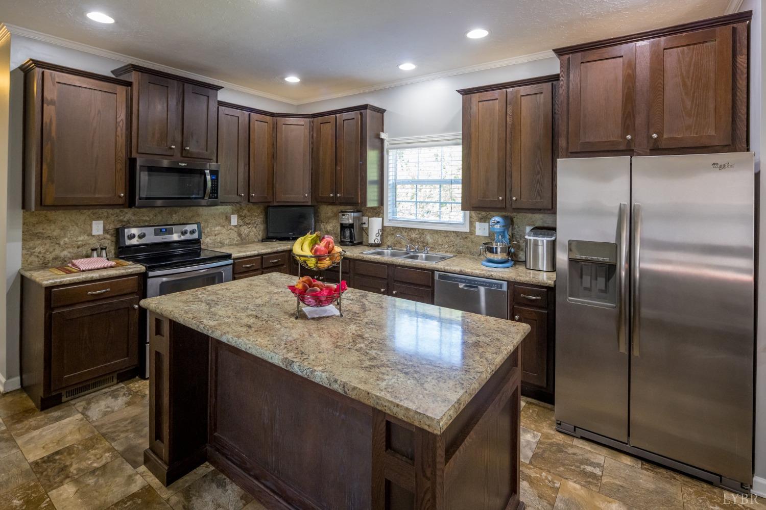 3204 Meadville Road Halifax, VA 24558 - Photo 8 of 41 Whirlpool Appliances