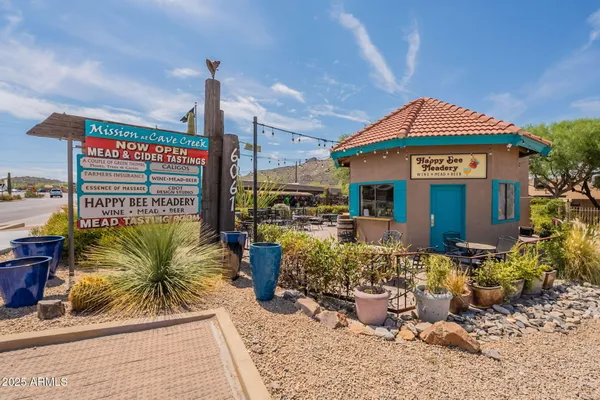 $2,500 | 6041 East Valley Way, Unit 7, Cave Creek, AZ 85331