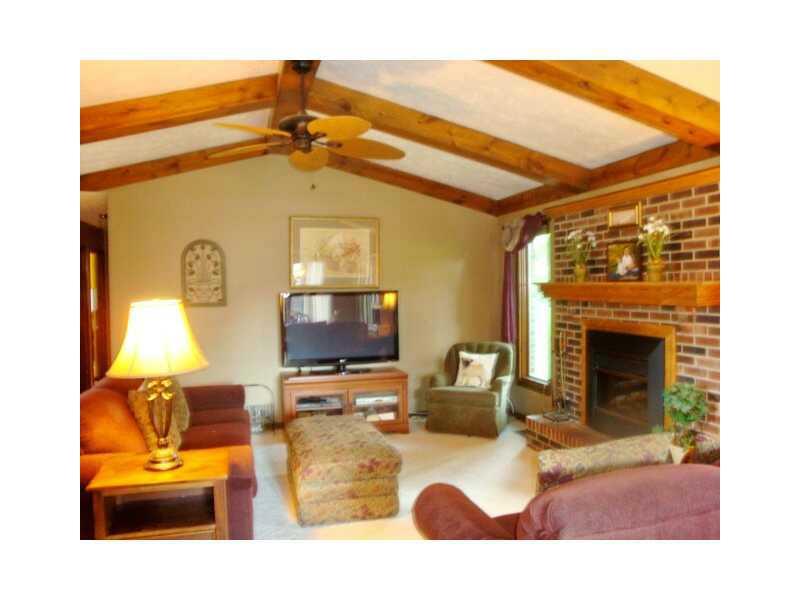 377 Old Farm Road Danville, IN 46122 - Photo 3 of 22