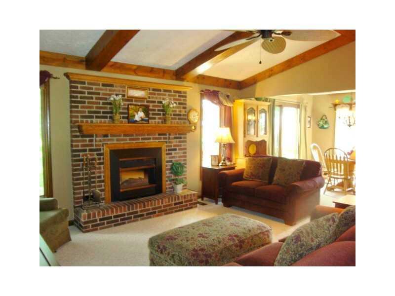 377 Old Farm Road Danville, IN 46122 - Photo 4 of 22