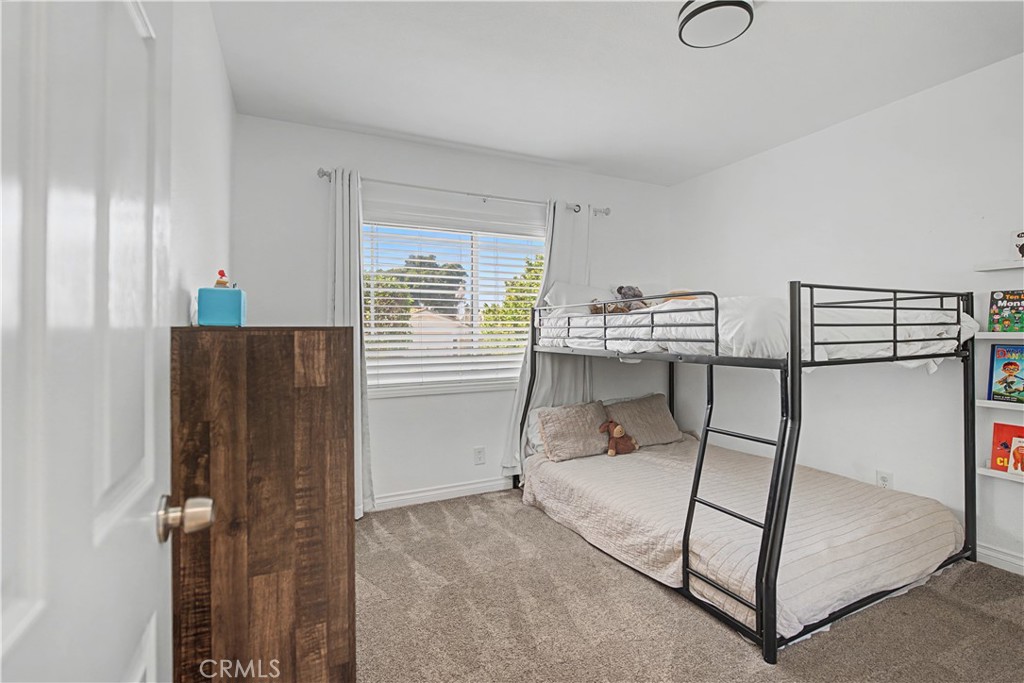 24348 Cross Street Newhall, CA 91321 - Photo 16 of 35