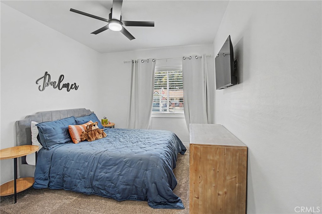 24348 Cross Street Newhall, CA 91321 - Photo 19 of 35