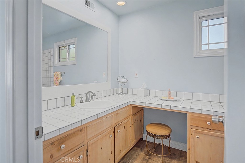 24348 Cross Street Newhall, CA 91321 - Photo 27 of 35 Primary Bathroom