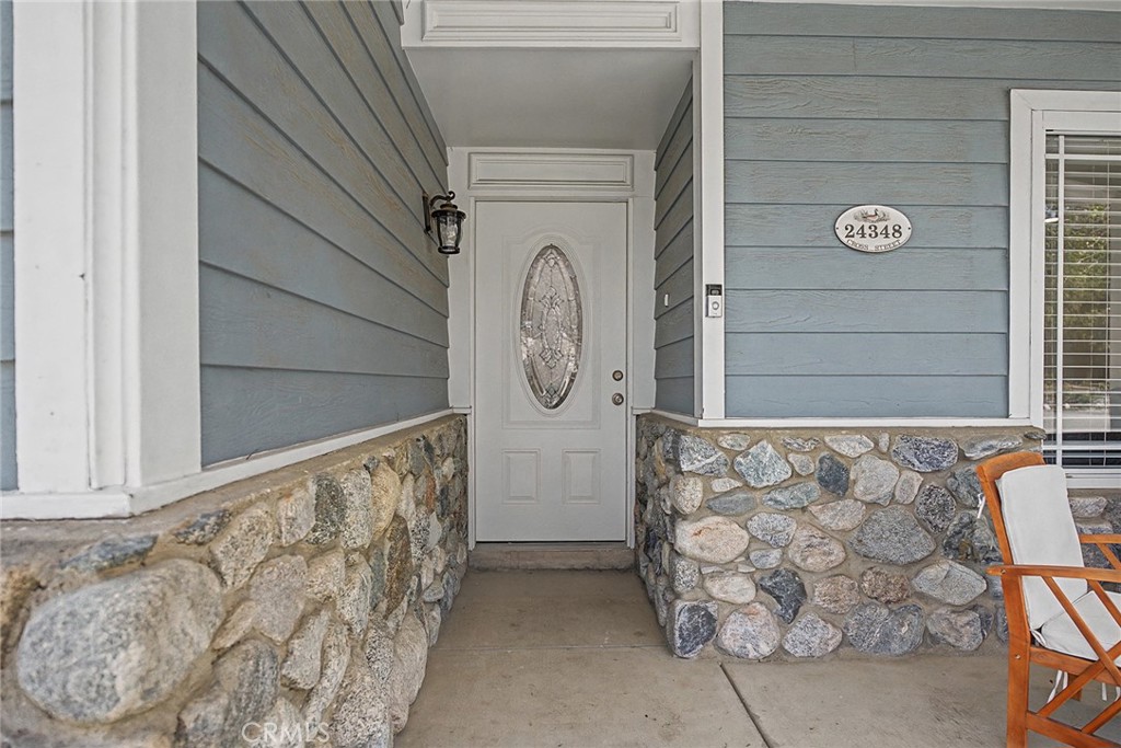 24348 Cross Street Newhall, CA 91321 - Photo 4 of 35