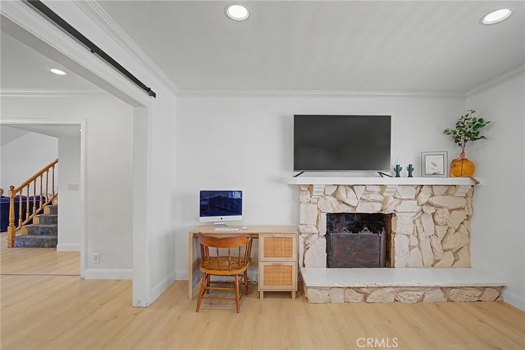 24348 Cross Street Newhall, CA 91321 - Photo 7 of 35