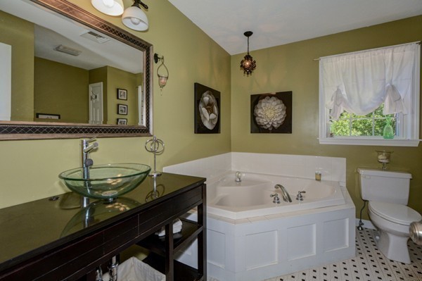 20 Wallace Road Sturbridge, MA 01566 - Photo 19 of 30