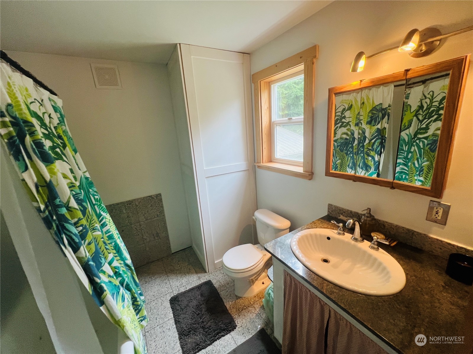 514 Elm Street Hamilton, WA 98255 - Photo 10 of 31 Gallery Image 10
