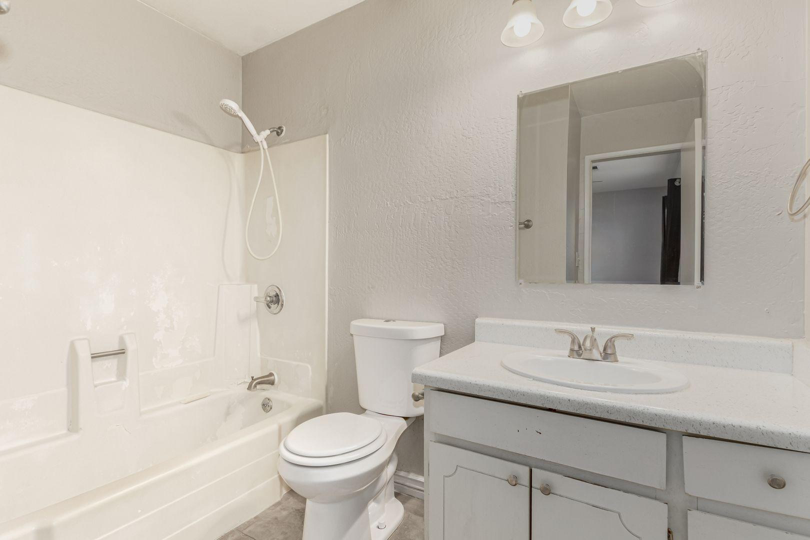 10033 North 9th Avenue, Unit 2 Phoenix, AZ 85021 - Photo 9 of 13 Photo #9