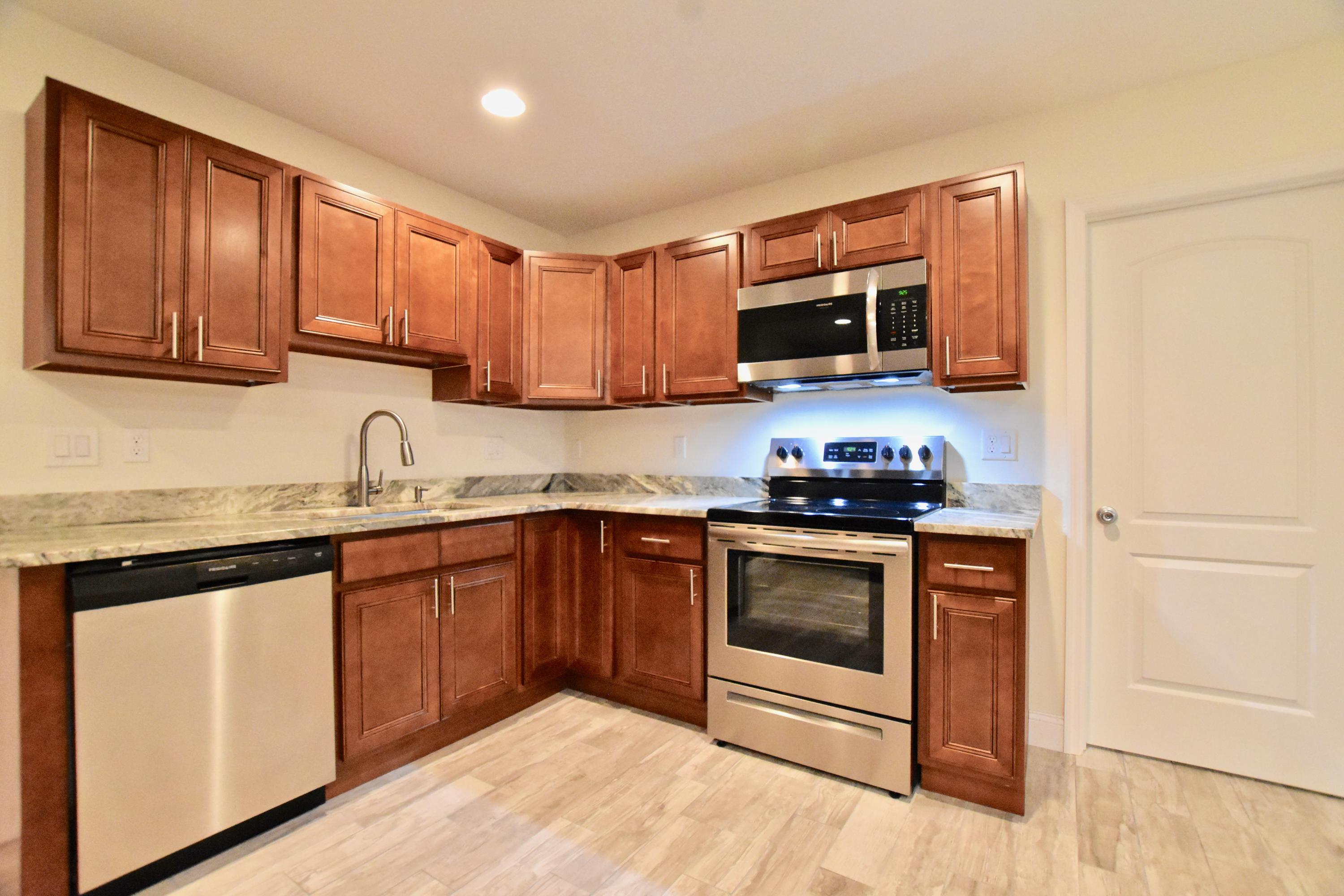 8401 Salerno Road Fort Pierce, FL 34951 - Photo 3 of 19 DSC_5705