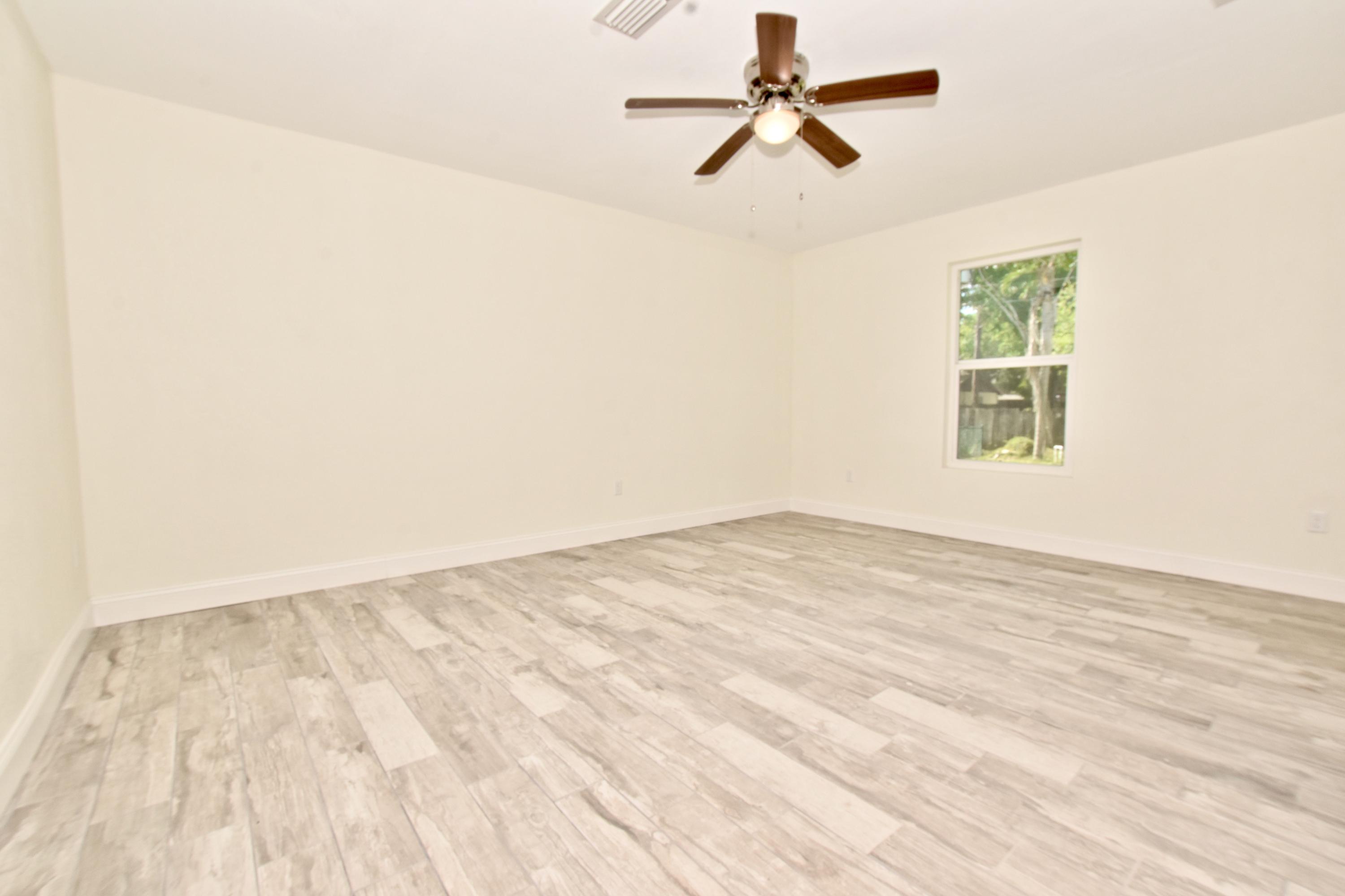 8401 Salerno Road Fort Pierce, FL 34951 - Photo 9 of 19 DSC_5768