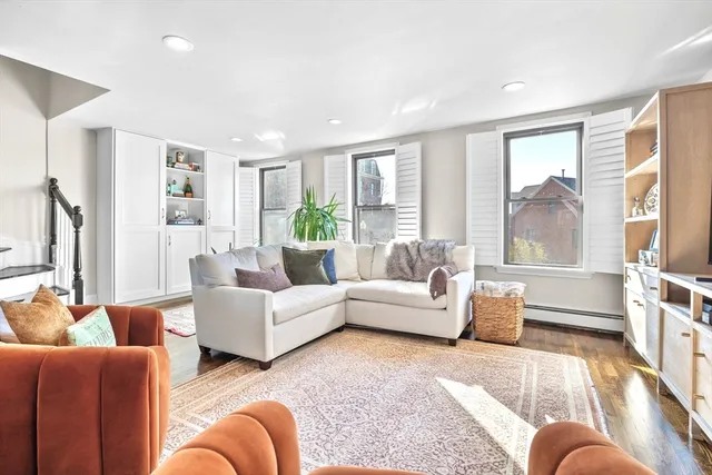 $1,115,000 | 417 Bunker Hill Street, Unit 2, Boston, MA 02129