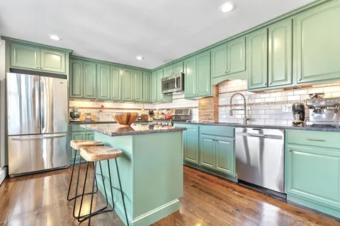 $1,115,000 | 417 Bunker Hill Street, Unit 2, Boston, MA 02129