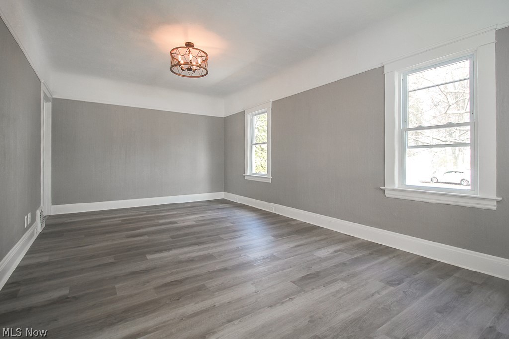 1168 Dorsh Road Cleveland, OH 44121 - Photo 12 of 34