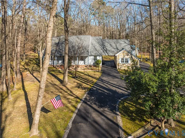 $499,999 | 14747 Ramblewood Drive, Chester, VA 23836