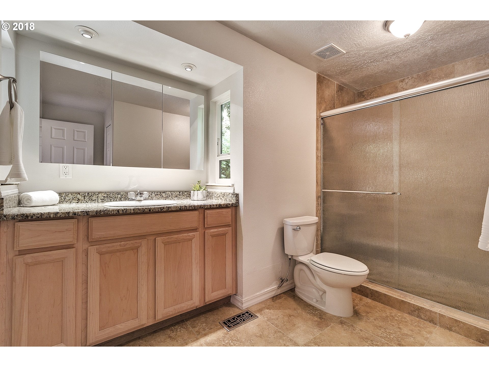 340 Southwest Custer Street Portland, OR 97219 - Photo 11 of 26 Gallery Image 11