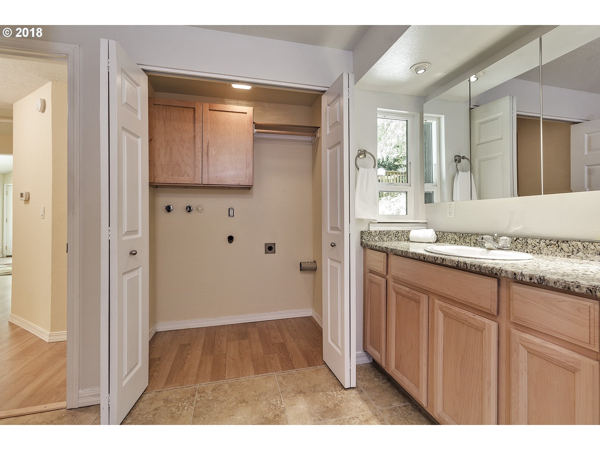 340 Southwest Custer Street Portland, OR 97219 - Photo 13 of 26 Gallery Image 13