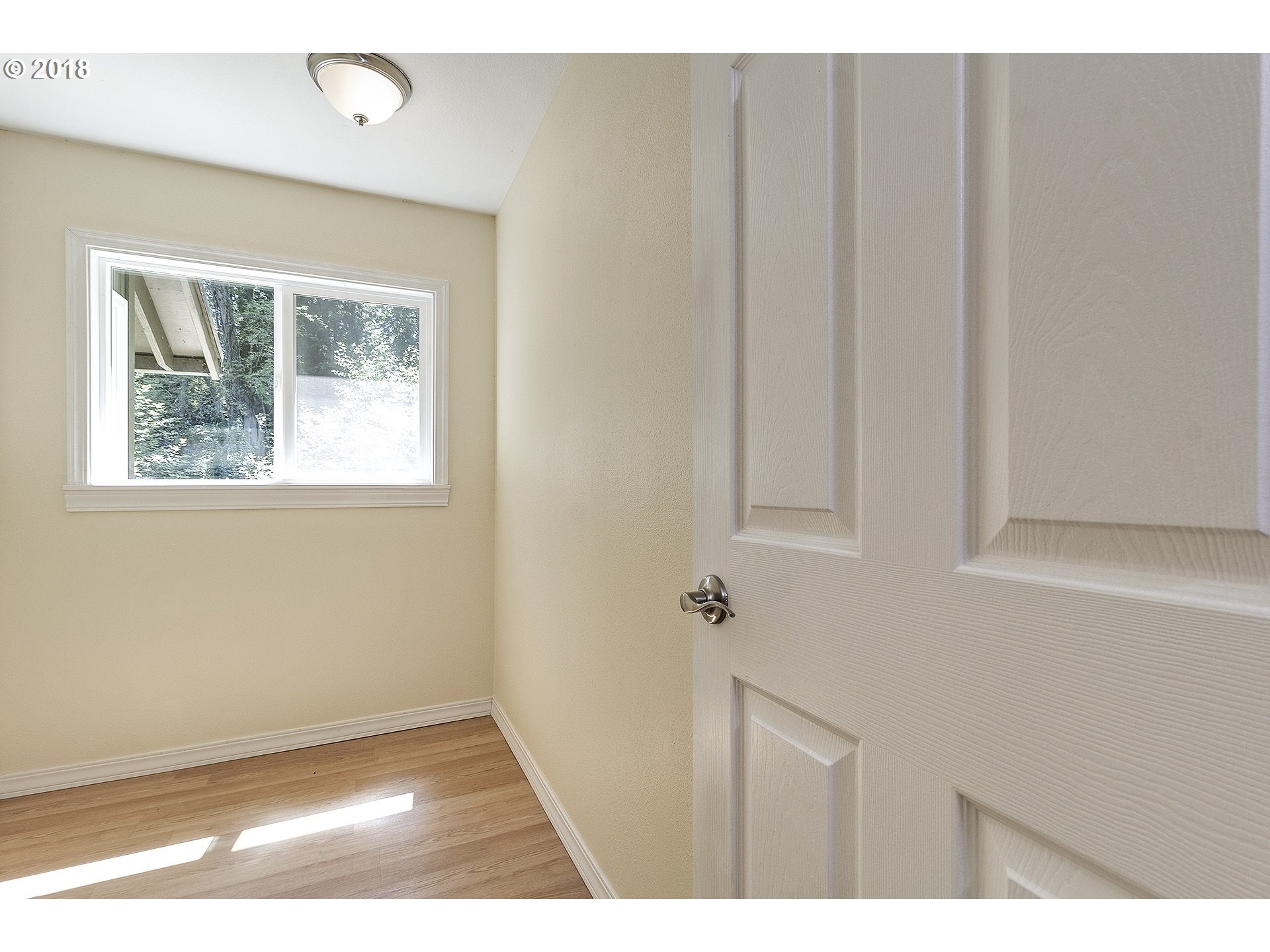 340 Southwest Custer Street Portland, OR 97219 - Photo 14 of 26 Gallery Image 14
