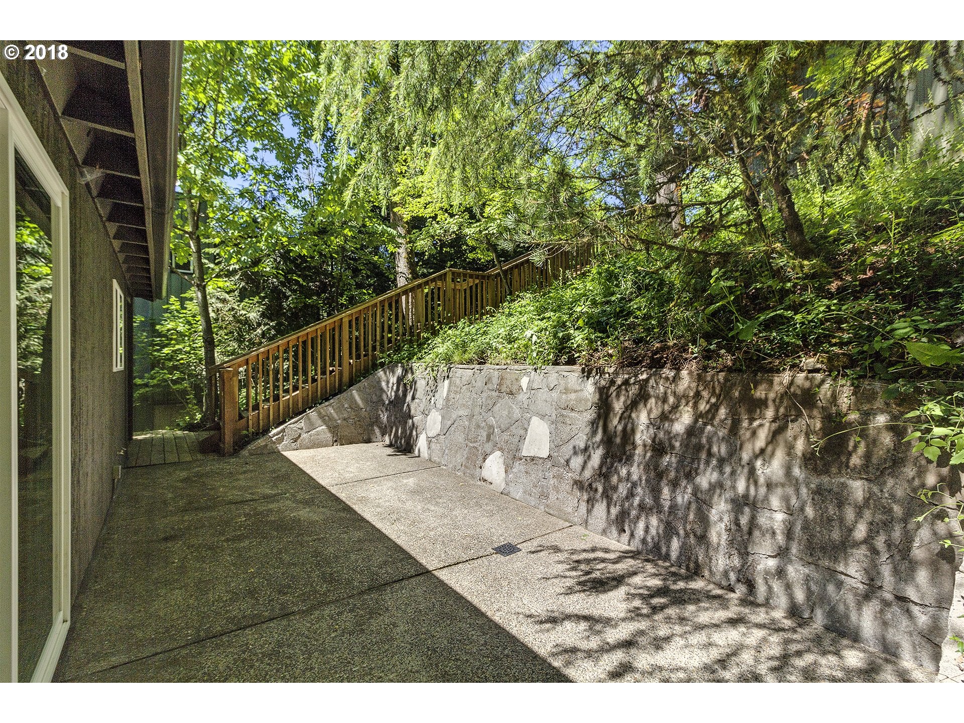 340 Southwest Custer Street Portland, OR 97219 - Photo 19 of 26 Gallery Image 19