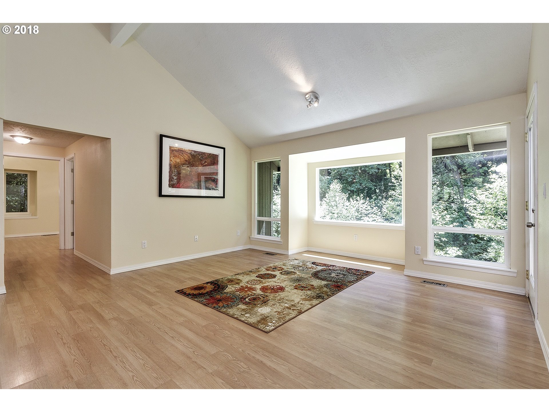 340 Southwest Custer Street Portland, OR 97219 - Photo 3 of 26 Gallery Image 3