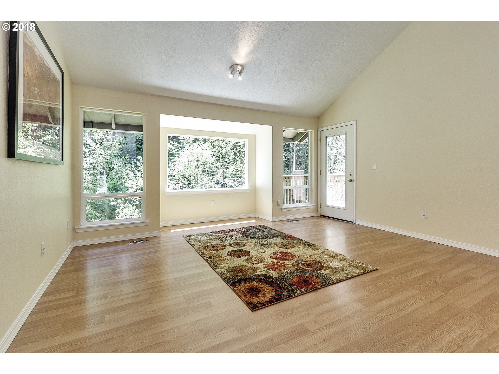 340 Southwest Custer Street Portland, OR 97219 - Photo 8 of 26 Gallery Image 8