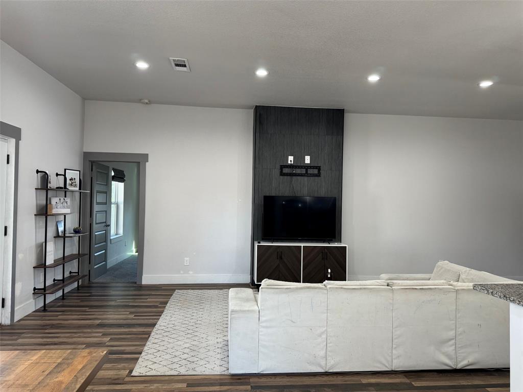 1009 East Buffalo Street Forney, TX 75126 - Photo 5 of 8