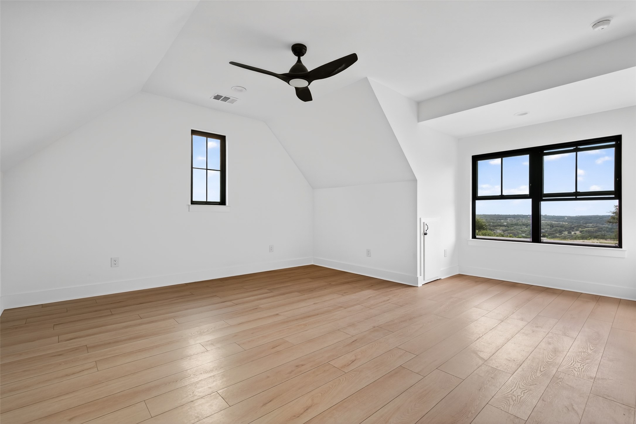 598 Lookout Mountain Road Johnson City, TX 78636 - Photo 21 of 40 Bedroom 4 in main residence