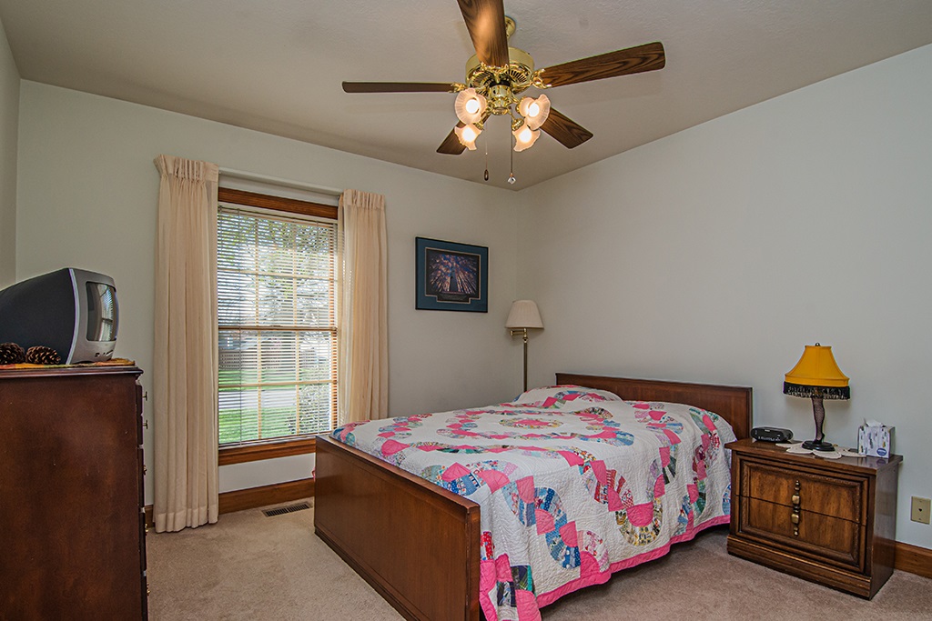 992 Quail Ridge Circle Vincennes, IN 47591 - Photo 19 of 36 Gallery Image 19
