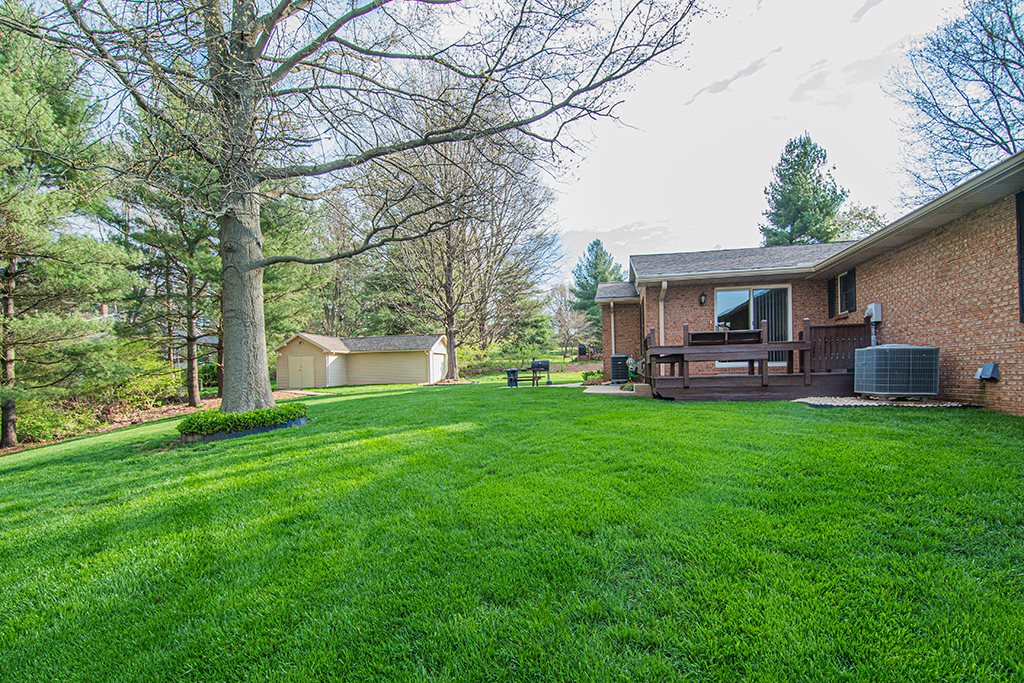 992 Quail Ridge Circle Vincennes, IN 47591 - Photo 3 of 36 Gallery Image 3