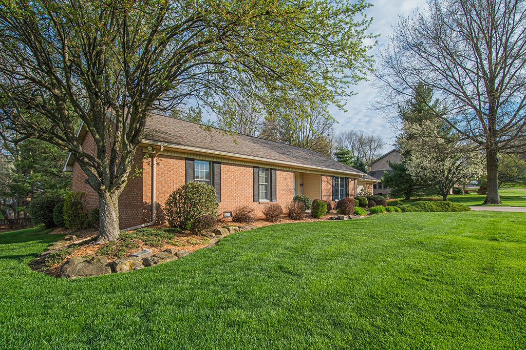 992 Quail Ridge Circle Vincennes, IN 47591 - Photo 4 of 36 Gallery Image 4