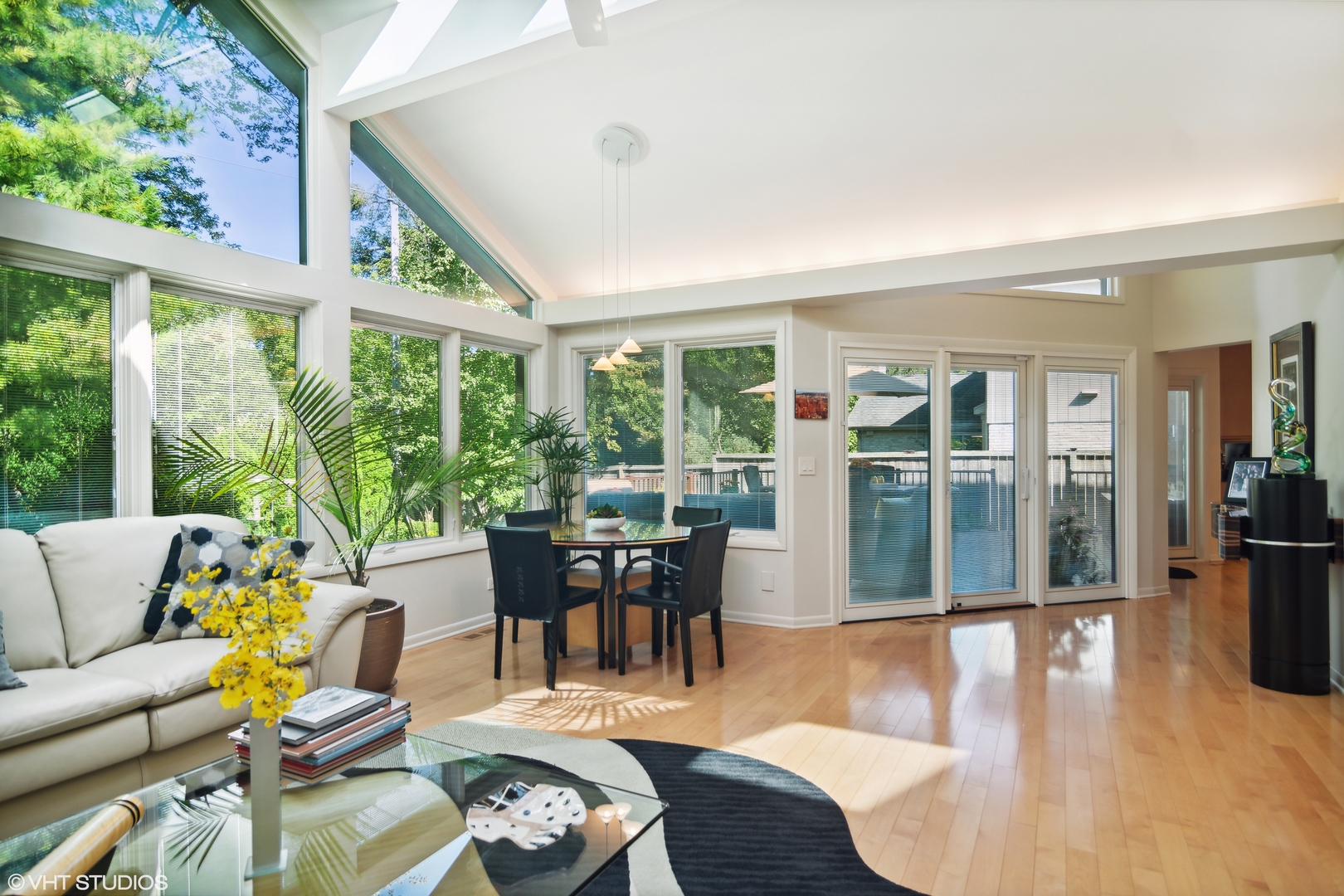 3134 Temple Lane Wilmette, IL 60091 - Photo 16 of 32 a living room with furniture and a large window