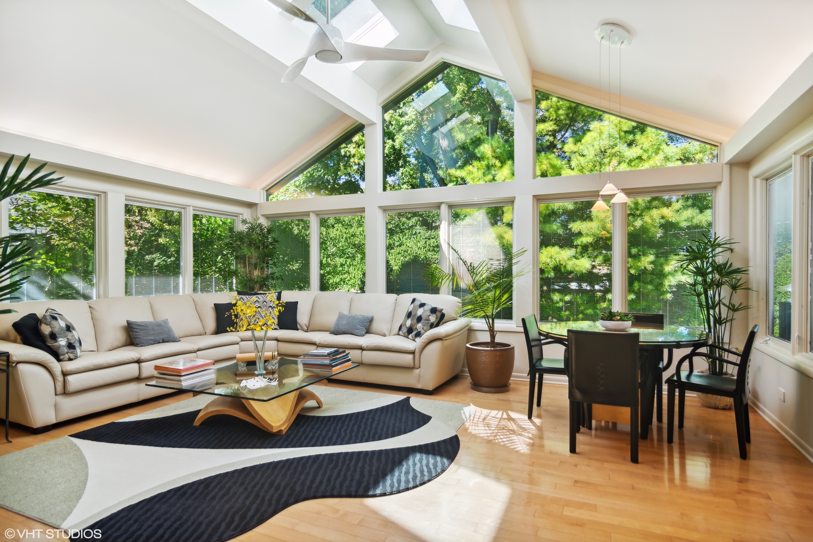 3134 Temple Lane Wilmette, IL 60091 - Photo 3 of 32 a living room with furniture and a large window
