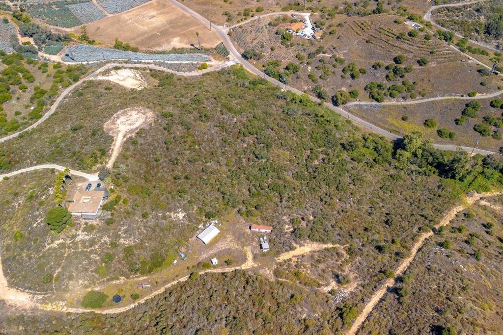 27 Daily Road Fallbrook, CA 92028 - Photo 18 of 34