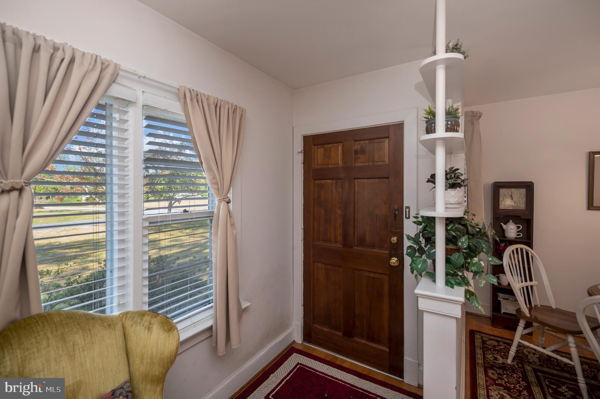 8625 Brock Road Spotsylvania, VA 22553 - Photo 5 of 47 Welcoming entryway with natural light.