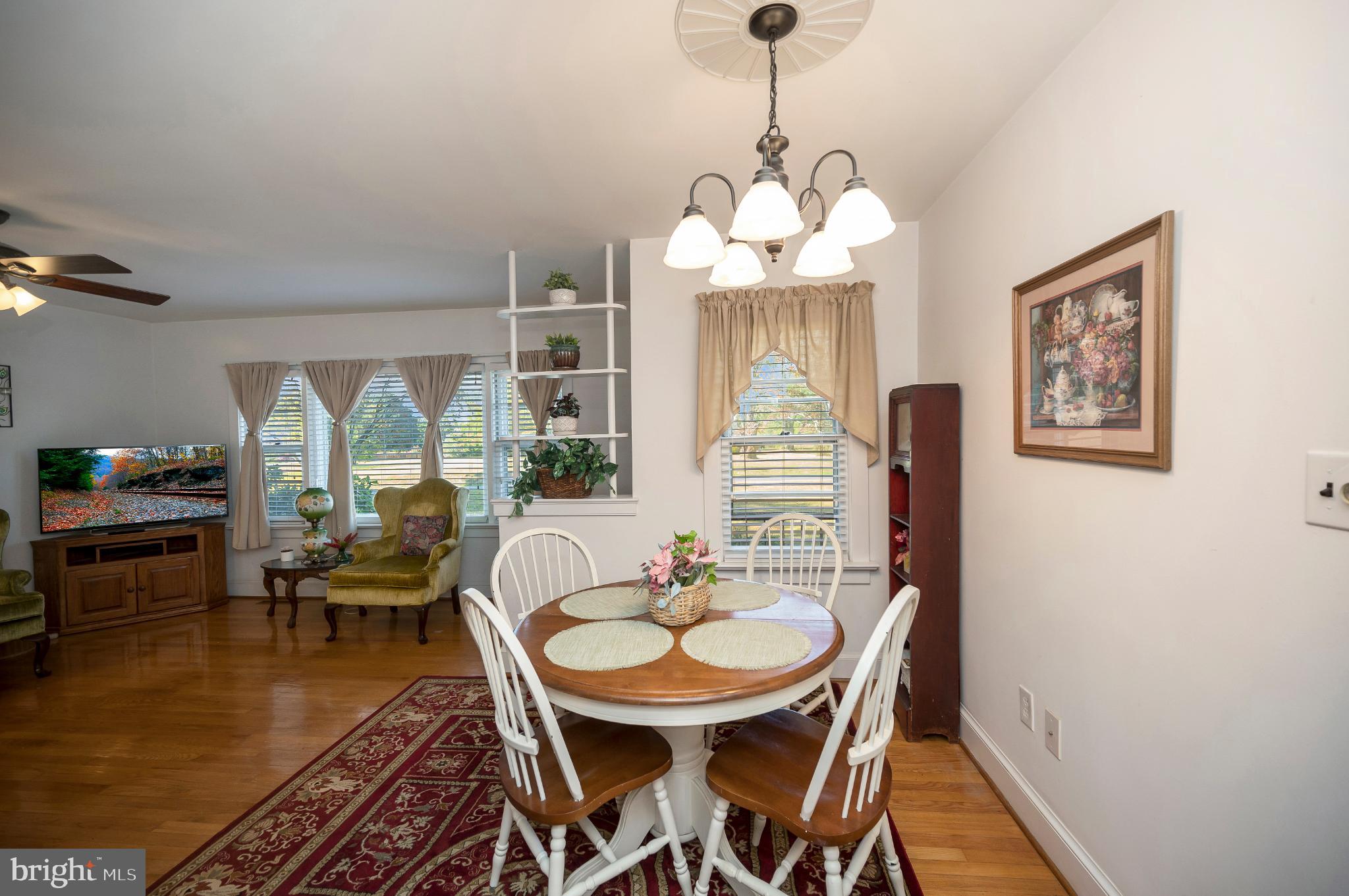8625 Brock Road Spotsylvania, VA 22553 - Photo 10 of 47 Charming dining area with natural light.