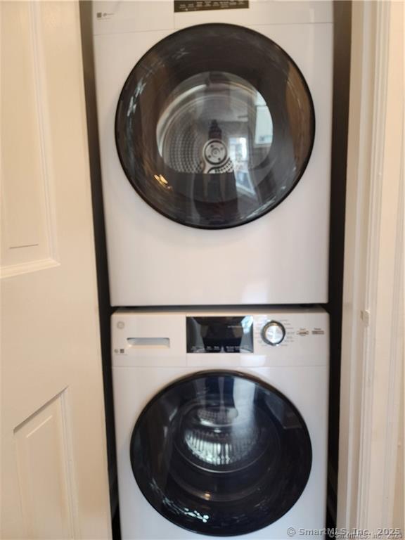 17 Shoreham Terrace Fairfield, CT 06824 - Photo 7 of 13 unknown