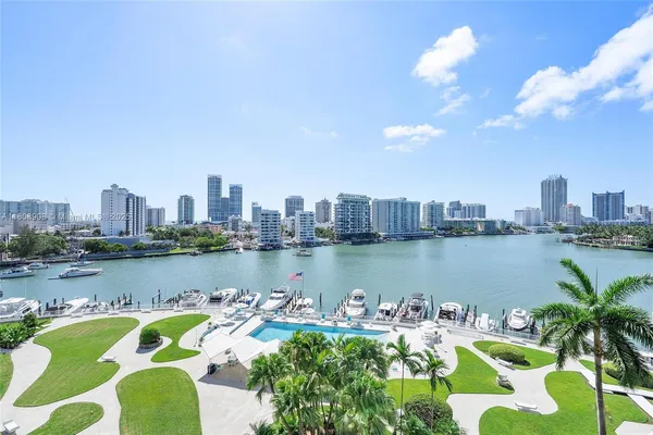 a view of a lake in a city