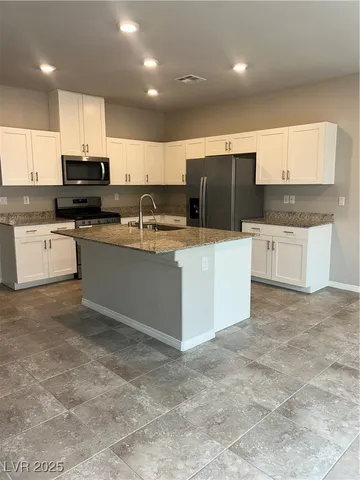 $2,250 | 7858 Morganite Avenue, Las Vegas, NV 89113