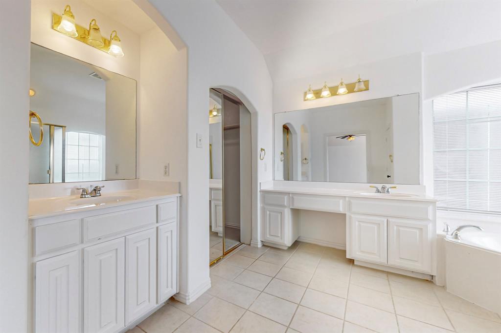 8609 Rugby Road Irving, TX 75063 - Photo 23 of 37
