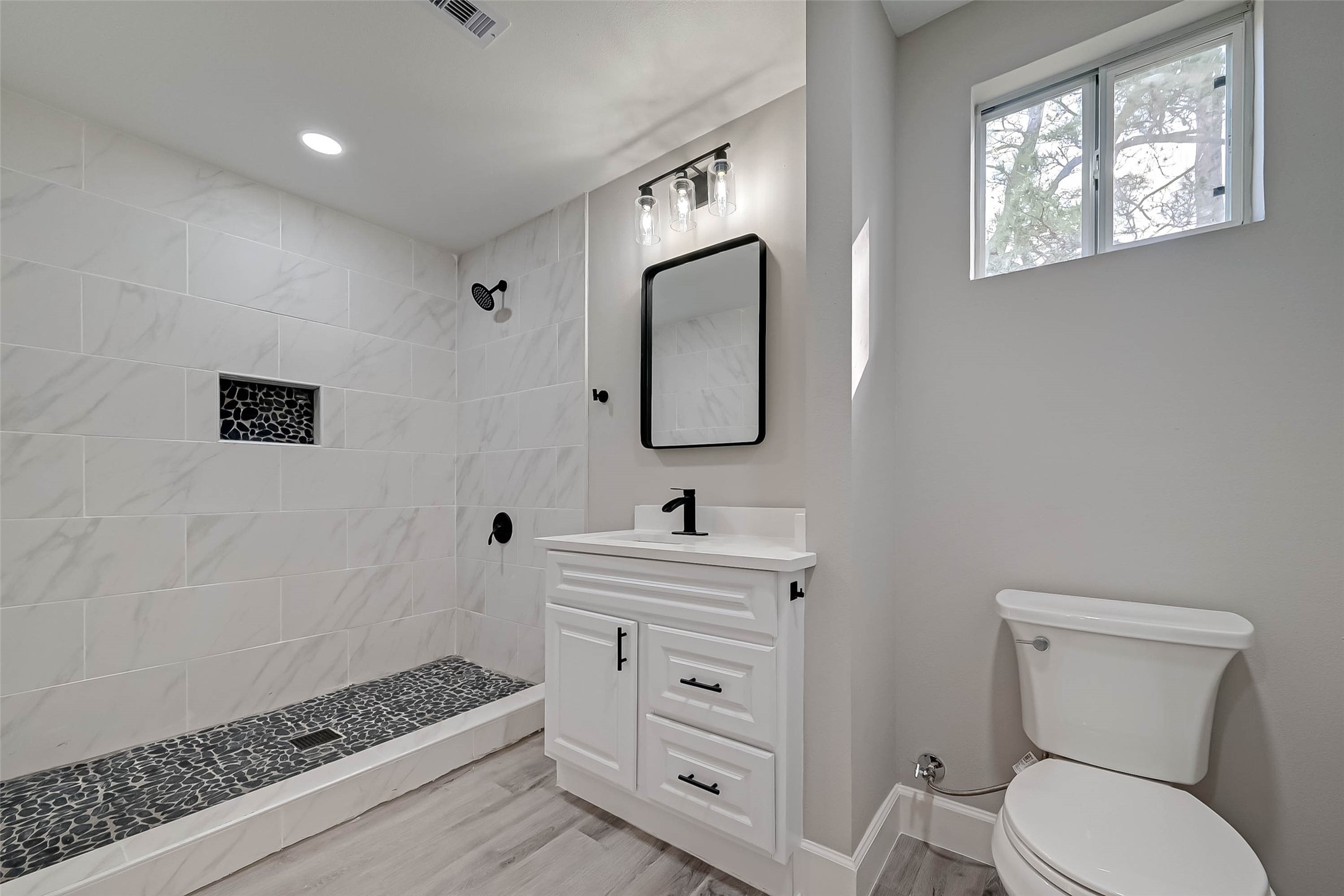 5838 Reed Road Houston, TX 77033 - Photo 11 of 19