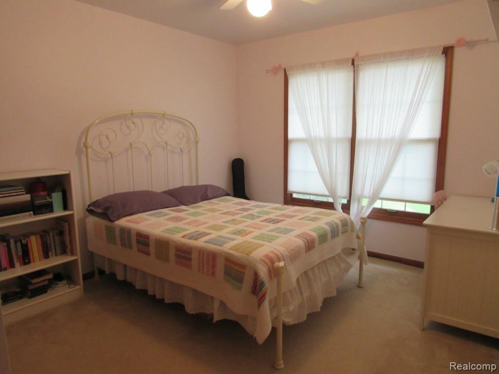 44746 Glengarry Road Canton, MI 48188 - Photo 31 of 38 Bedroom 2.jpg