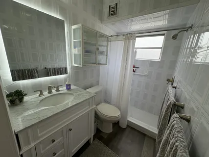 $2,300 | 609 Northeast 13th Avenue, Unit 101, Fort Lauderdale, FL 33304