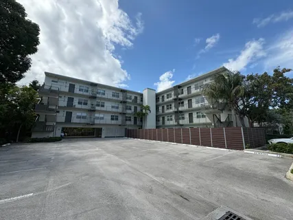 $2,300 | 609 Northeast 13th Avenue, Unit 101, Fort Lauderdale, FL 33304
