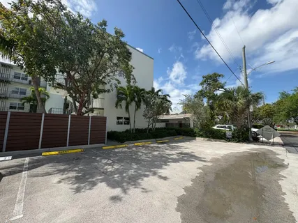 $2,300 | 609 Northeast 13th Avenue, Unit 101, Fort Lauderdale, FL 33304