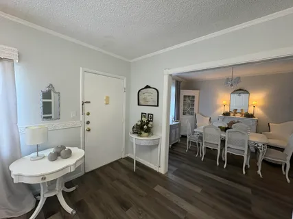 $2,300 | 609 Northeast 13th Avenue, Unit 101, Fort Lauderdale, FL 33304